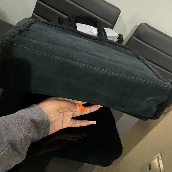 Medium Black Ugg X Telfar Bag - Picture 4 of 6